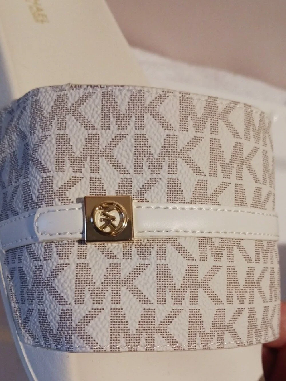 Michael Kors Beige Monogram Slide Sandals with Gold Accents ⚜️